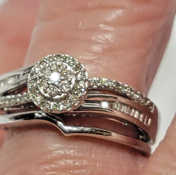 Sterling Silver 1/4 Carat Total Weight Diamond Ring Set New with Tag - Picture 9 of 10